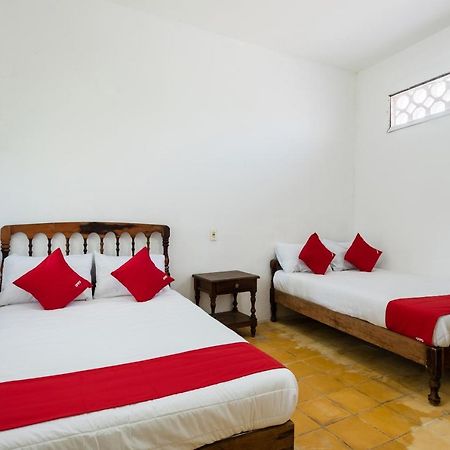 OYO Hotel Las Palmas Cuyutlan Manzanillo Dış mekan fotoğraf