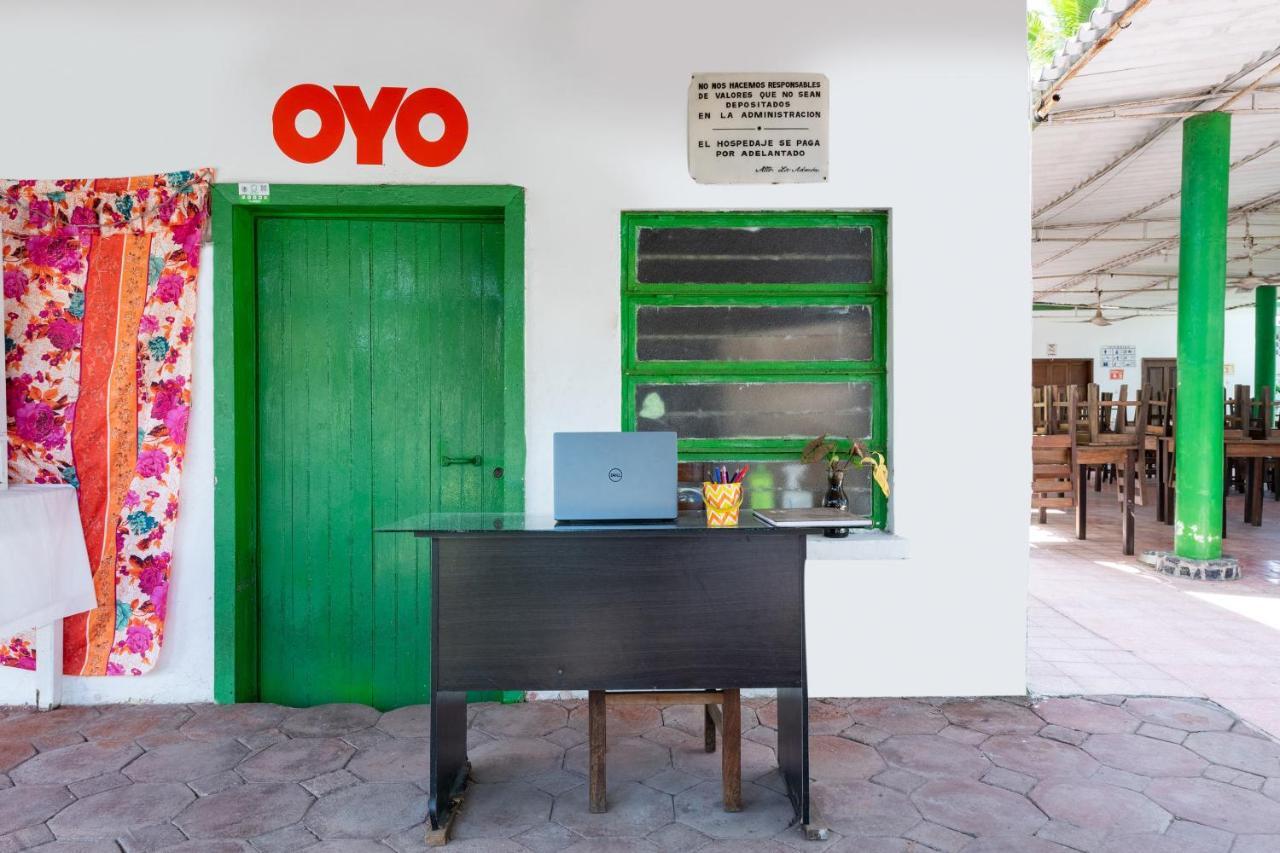 OYO Hotel Las Palmas Cuyutlan Manzanillo Dış mekan fotoğraf