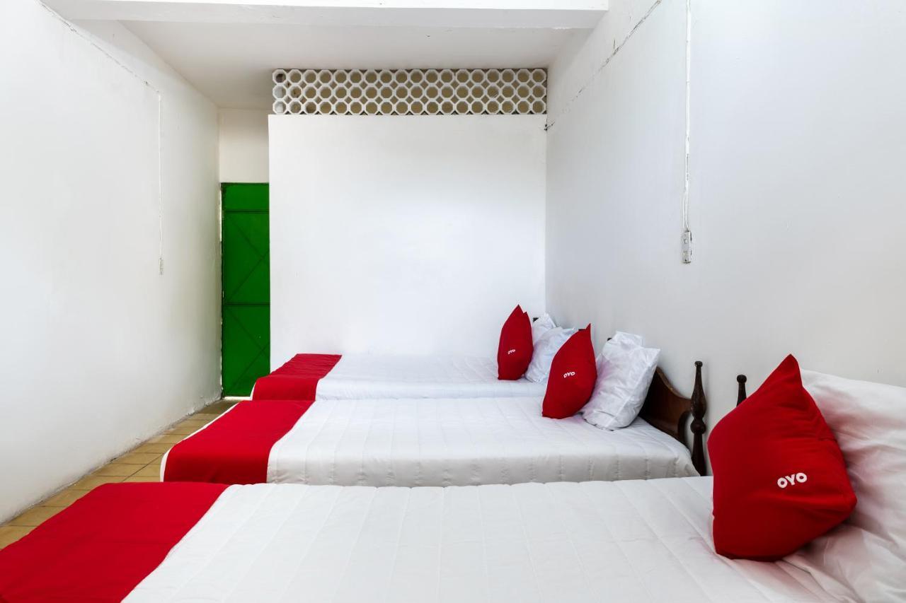 OYO Hotel Las Palmas Cuyutlan Manzanillo Dış mekan fotoğraf