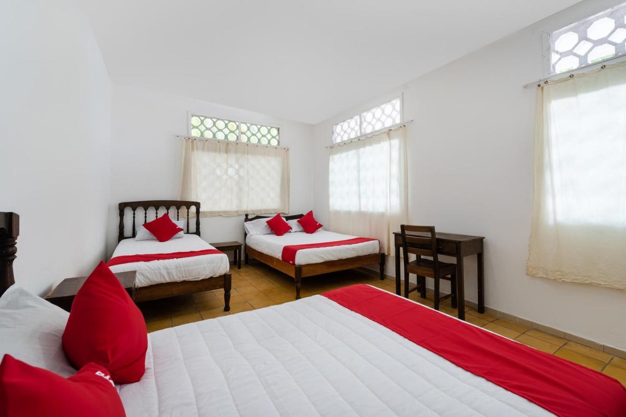 OYO Hotel Las Palmas Cuyutlan Manzanillo Dış mekan fotoğraf